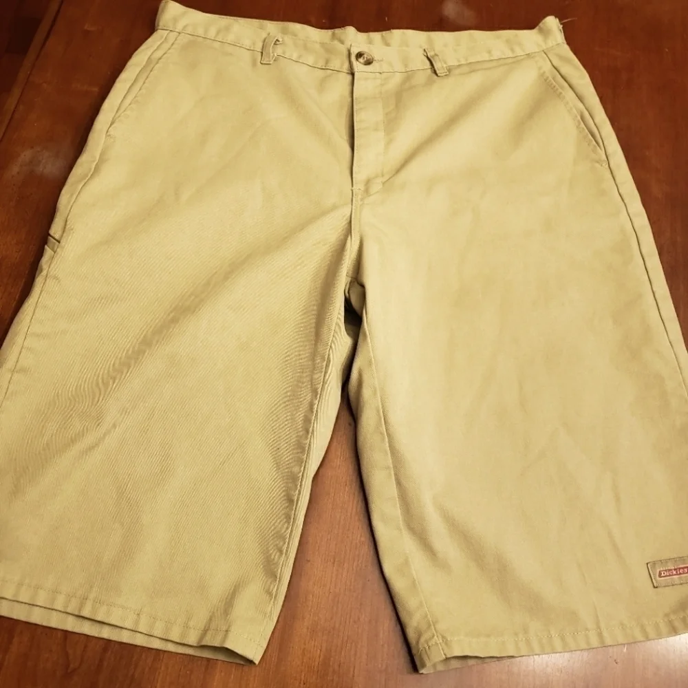 Dickies Utility Shorts Khaki 38x14.5 EUC
